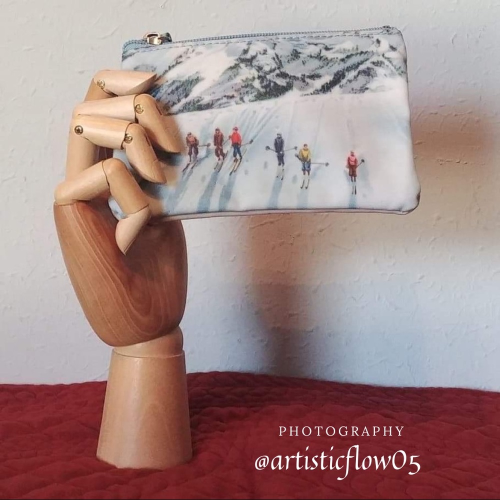 NEW! Skier Carte Postale Card by Catseye London - Picture 1 of 4